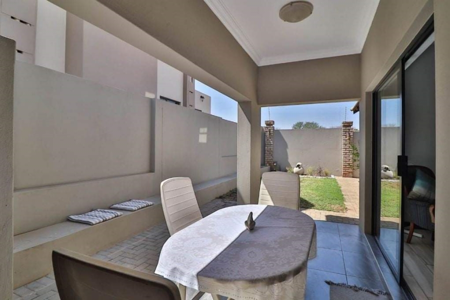 3 Bedroom Property for Sale in Gateway Manor North West